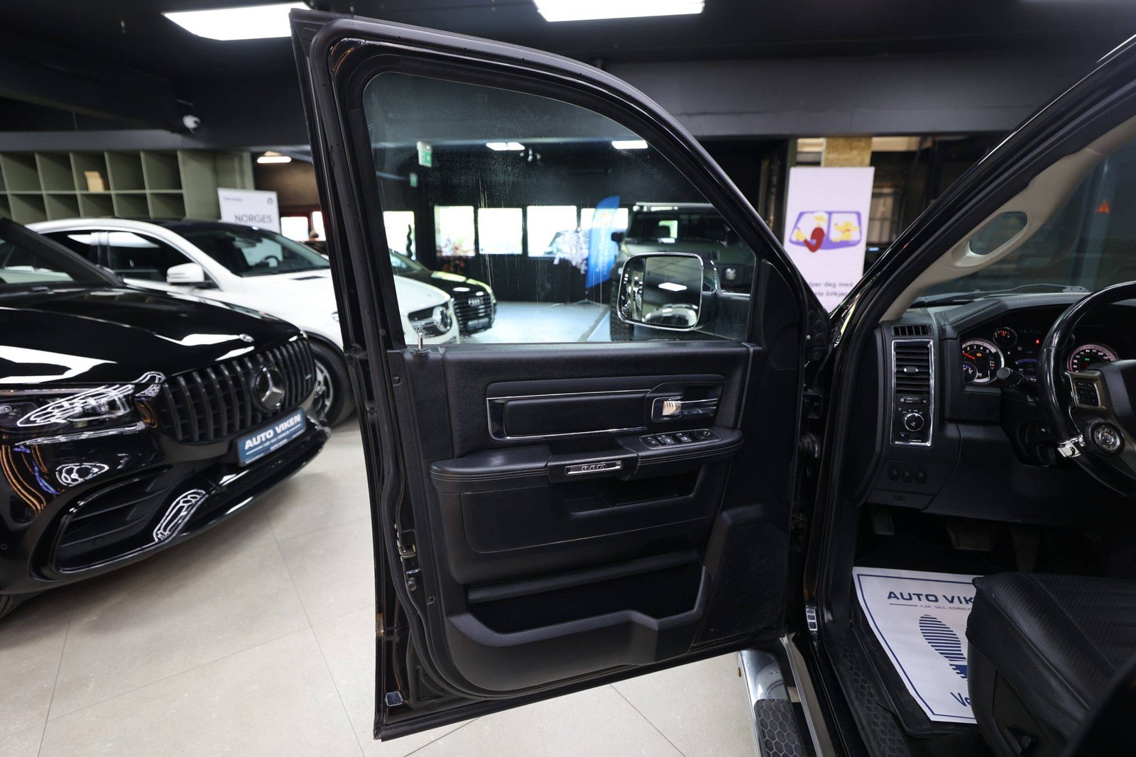 RAM 1500 Crew Cab 5'7" Box 3.0 V6 EcoDiesel 4x4 TorqueFlite, 243hp, 2015