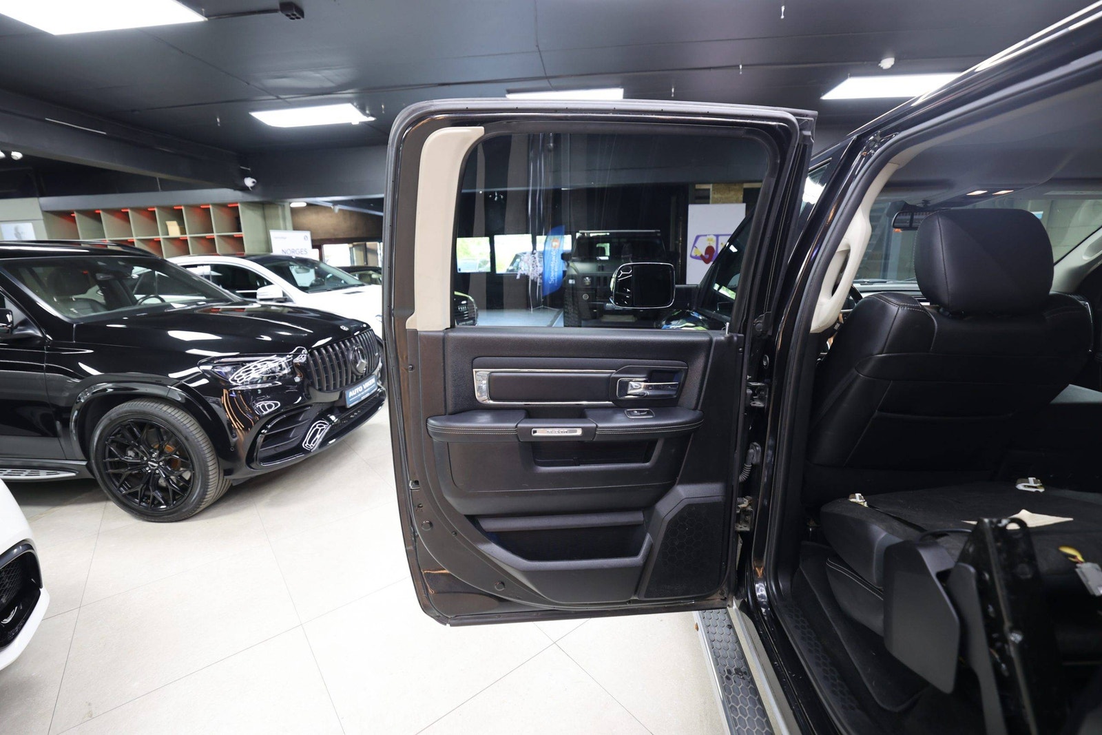 RAM 1500 Crew Cab 5'7" Box 3.0 V6 EcoDiesel 4x4 TorqueFlite, 243hp, 2015