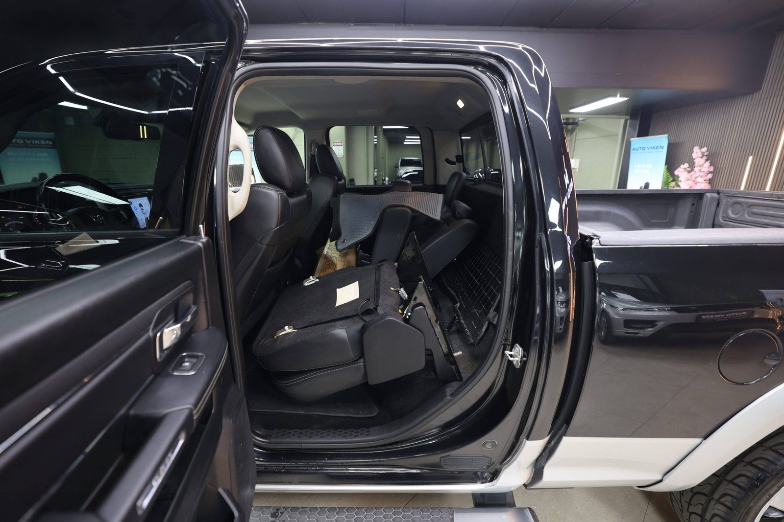RAM 1500 Crew Cab 5'7" Box 3.0 V6 EcoDiesel 4x4 TorqueFlite, 243hp, 2015