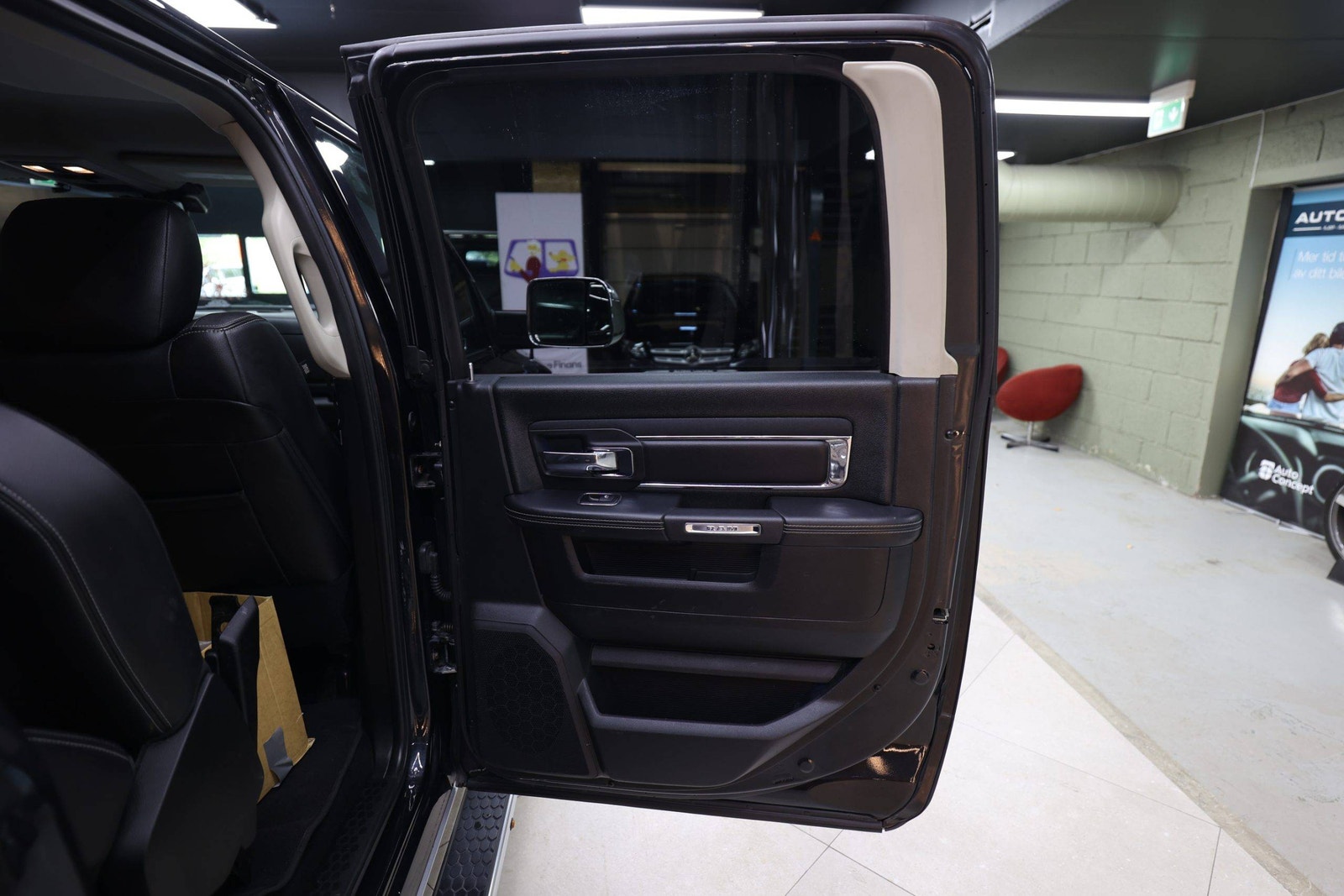 RAM 1500 Crew Cab 5'7" Box 3.0 V6 EcoDiesel 4x4 TorqueFlite, 243hp, 2015