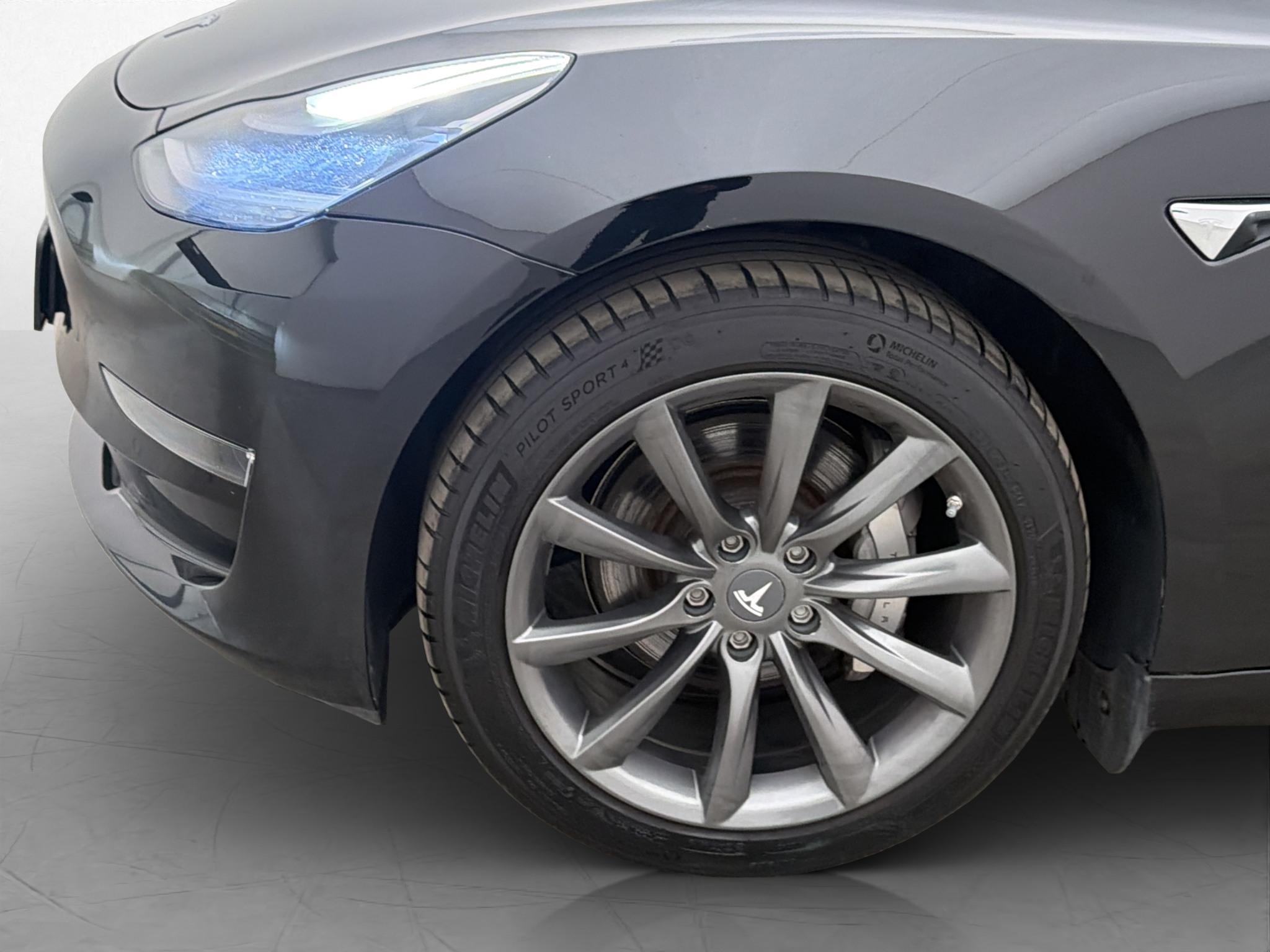 Tesla Model 3 Long Range, 287ps, 2019