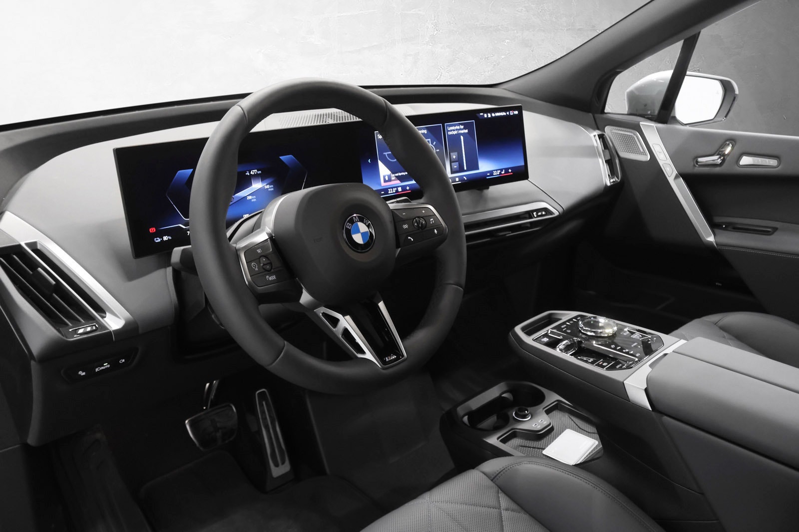 BMW iX xDrive60, 544hp, 2025