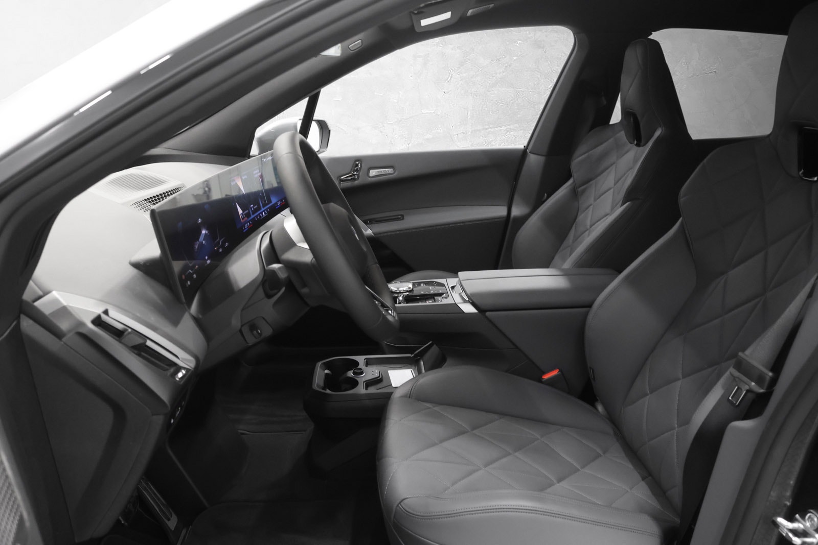 BMW iX xDrive60, 544hp, 2025