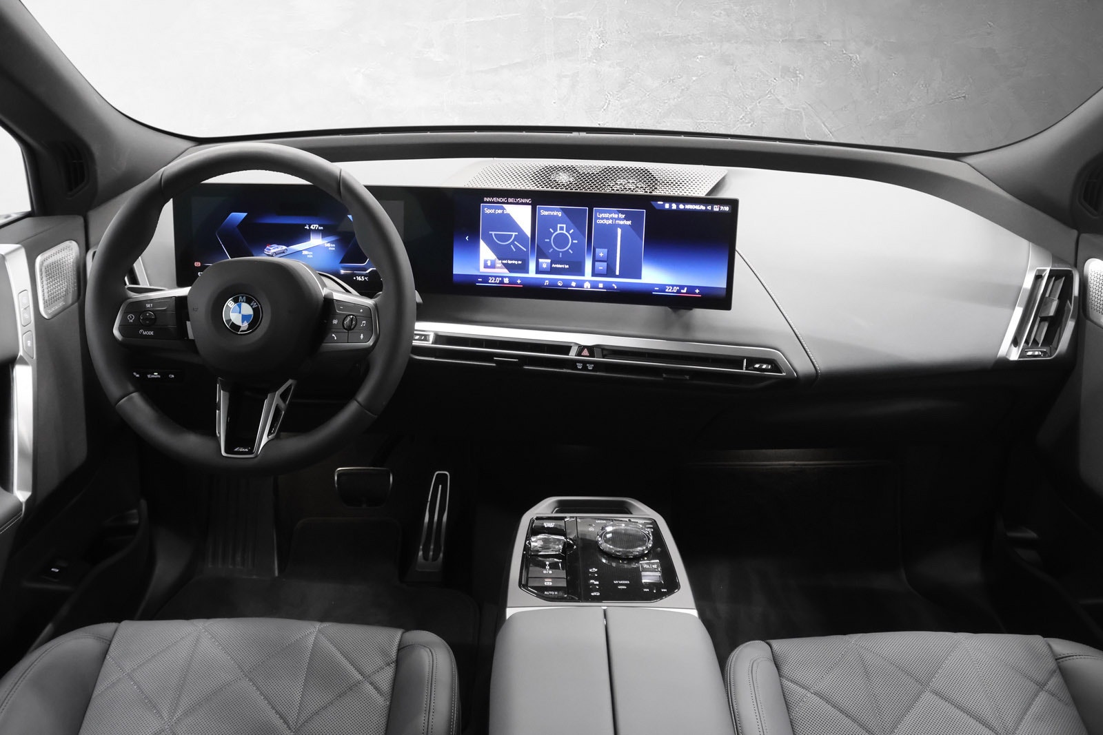BMW iX xDrive60, 544hp, 2025