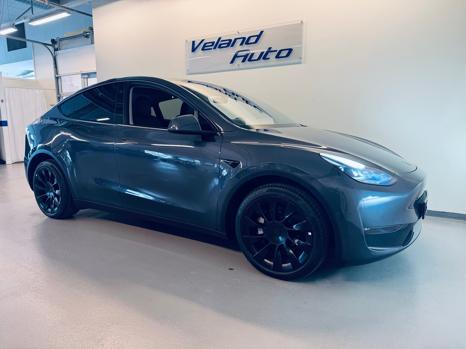 Tesla Model Y Long Range AWD, 514ps, 2022
