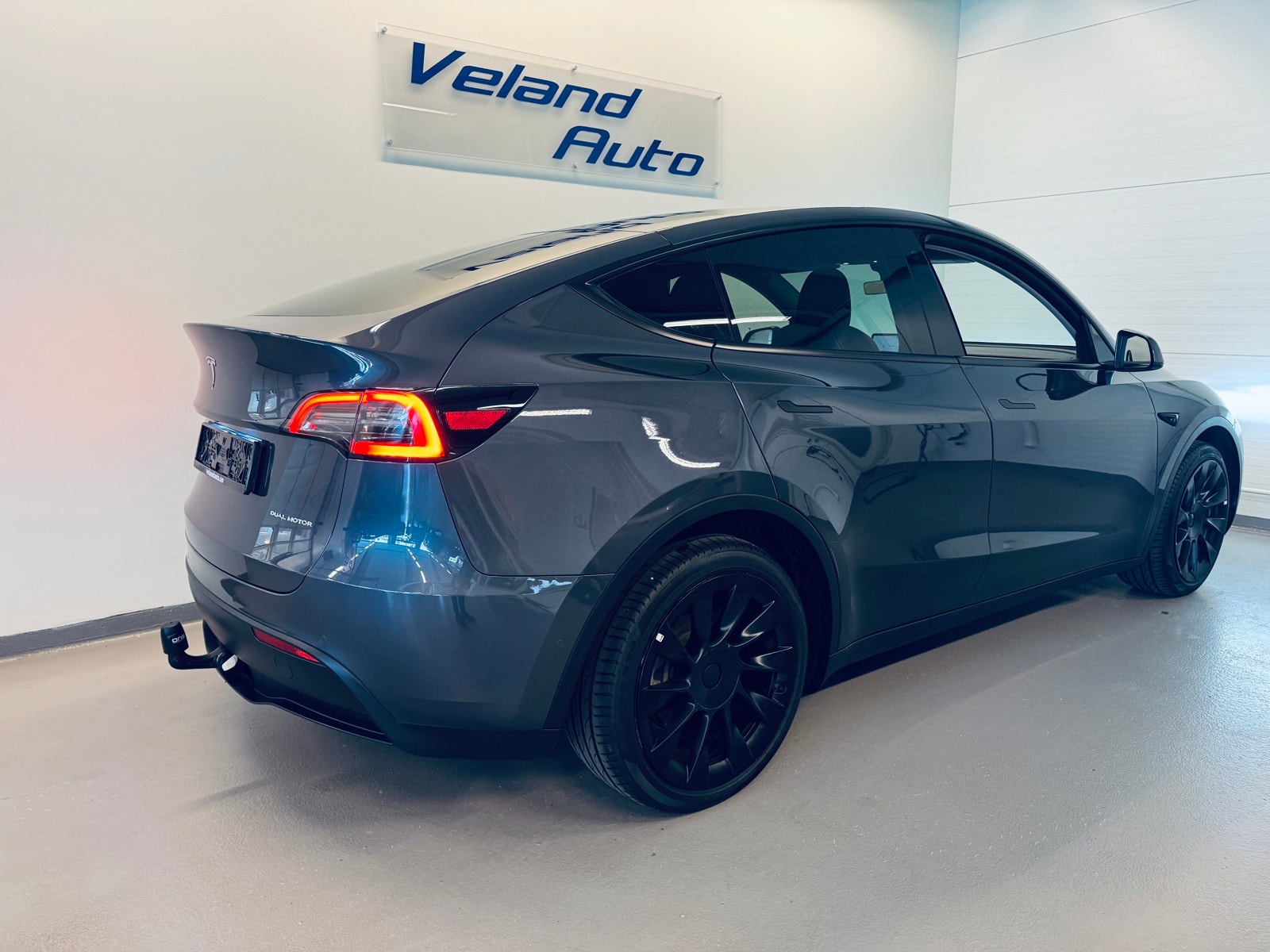 Tesla Model Y Long Range AWD, 514ps, 2022