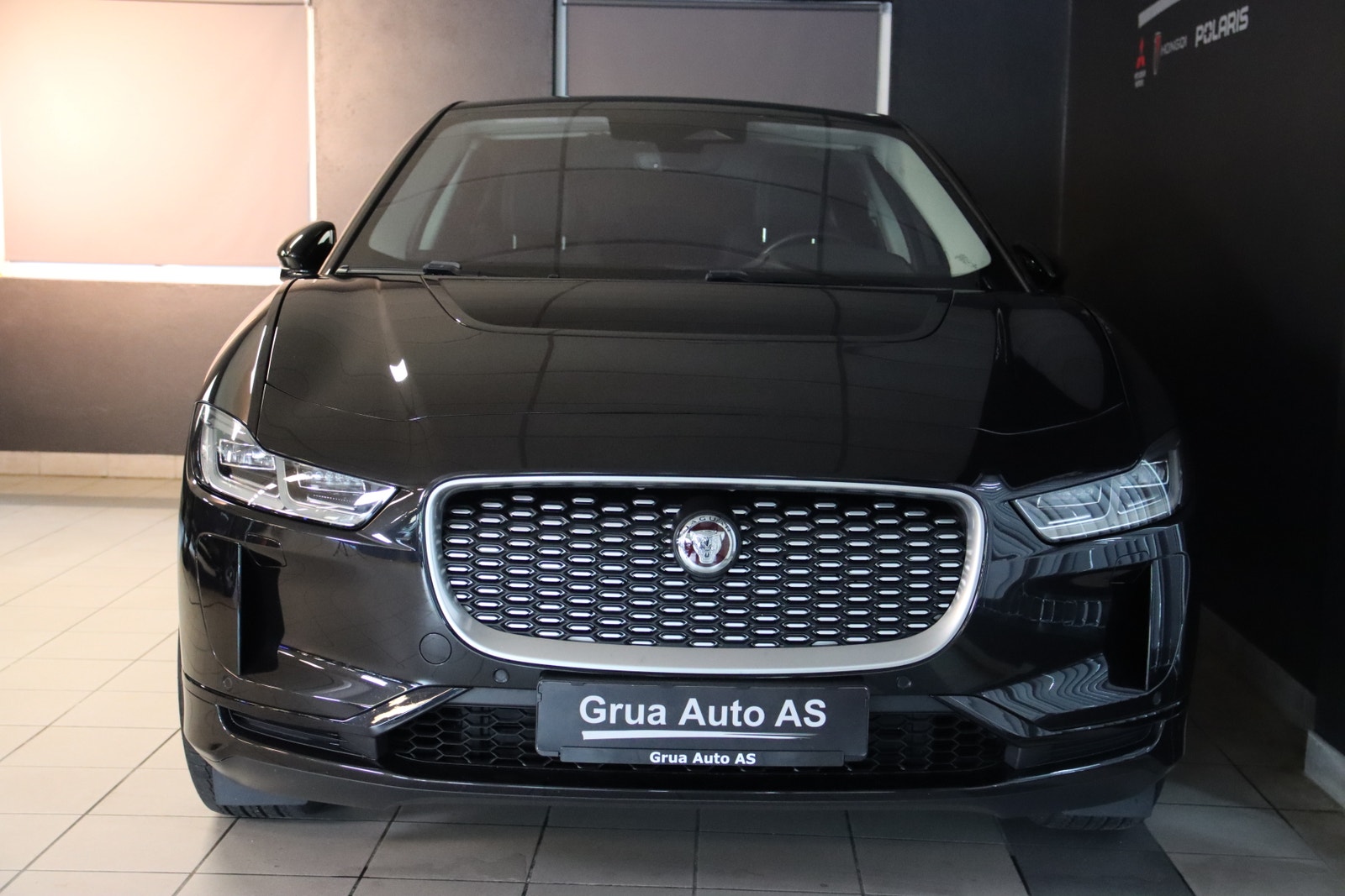 Jaguar I-Pace EV400, 400hp, 2022