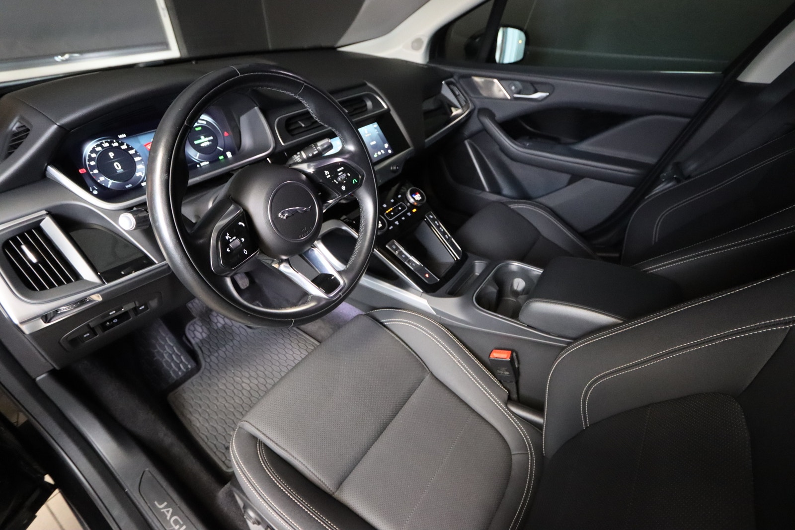 Jaguar I-Pace EV400, 400hp, 2022
