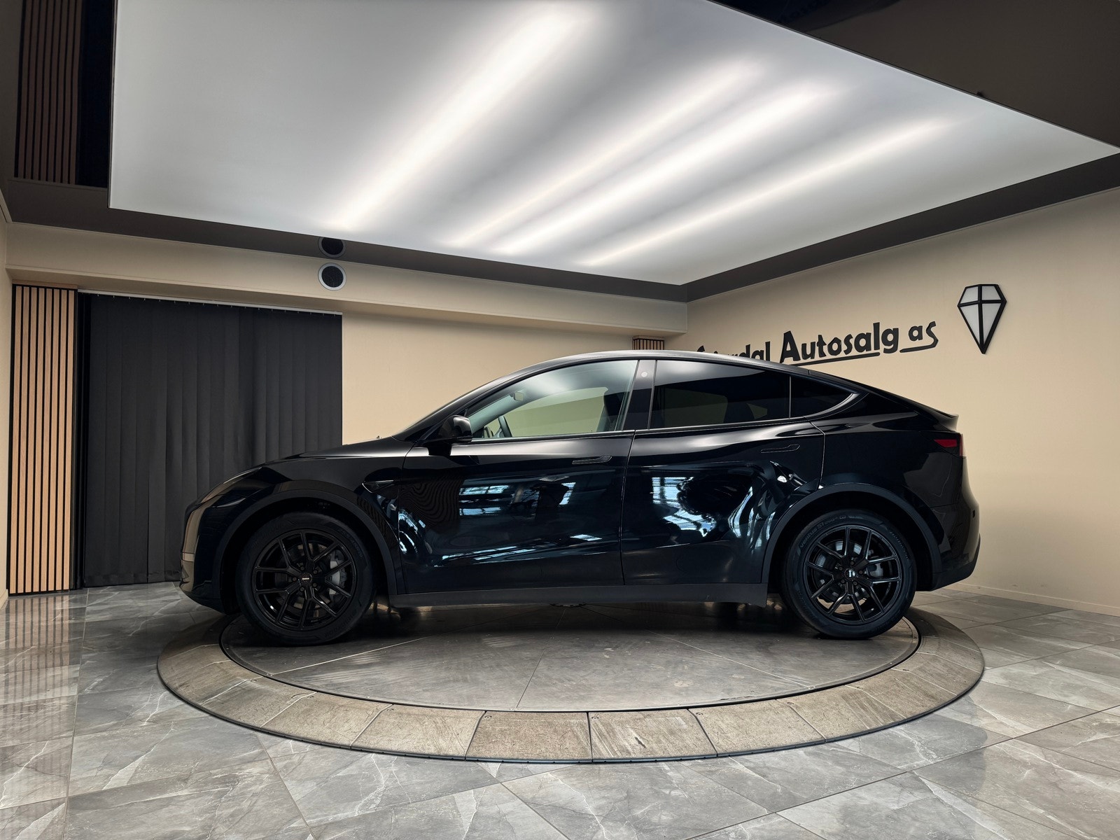 Tesla Model Y Long Range AWD, 514hp, 2023