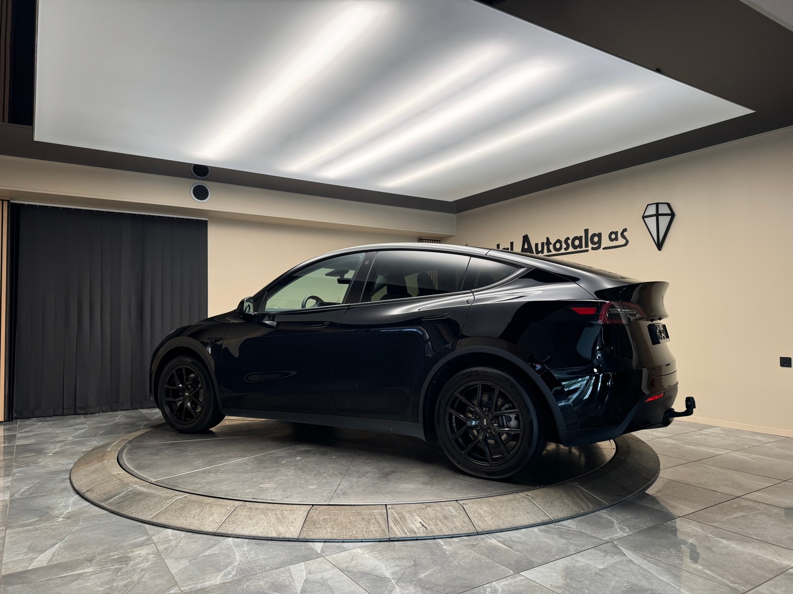Tesla Model Y Long Range AWD, 514hp, 2023