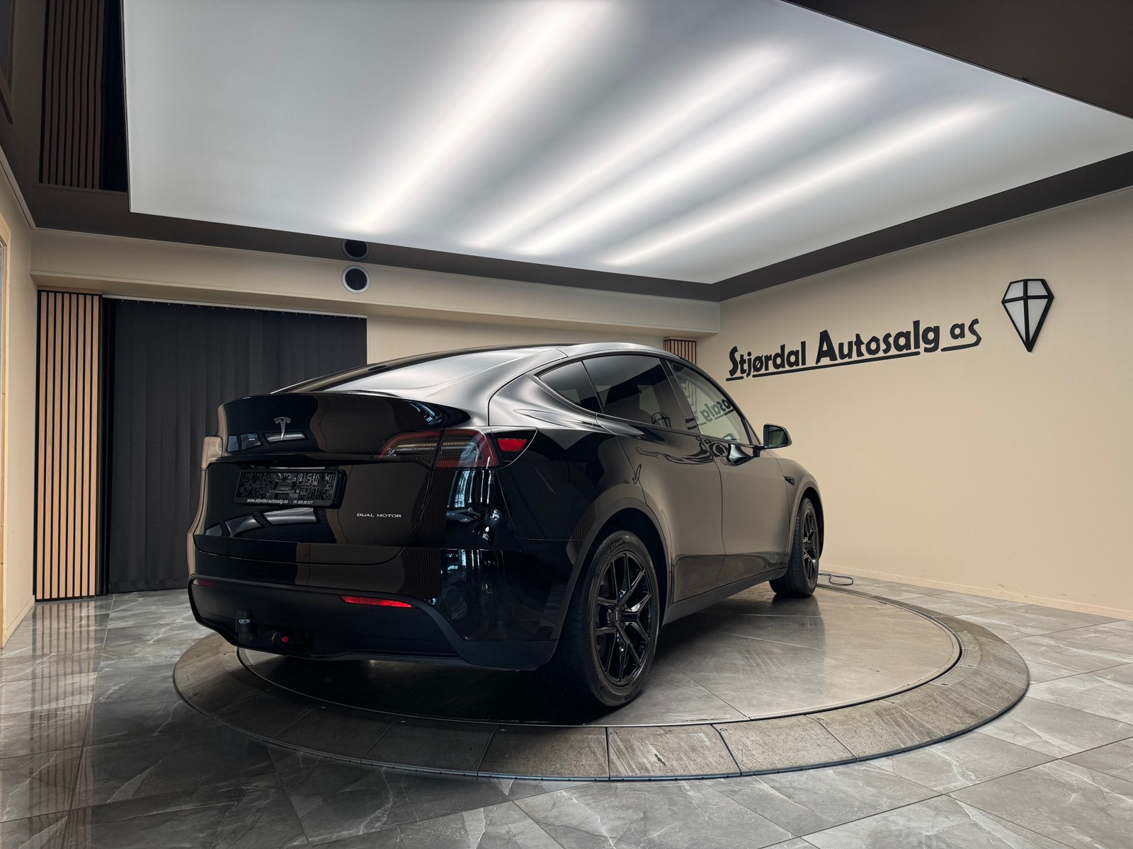 Tesla Model Y Long Range AWD, 514hp, 2023