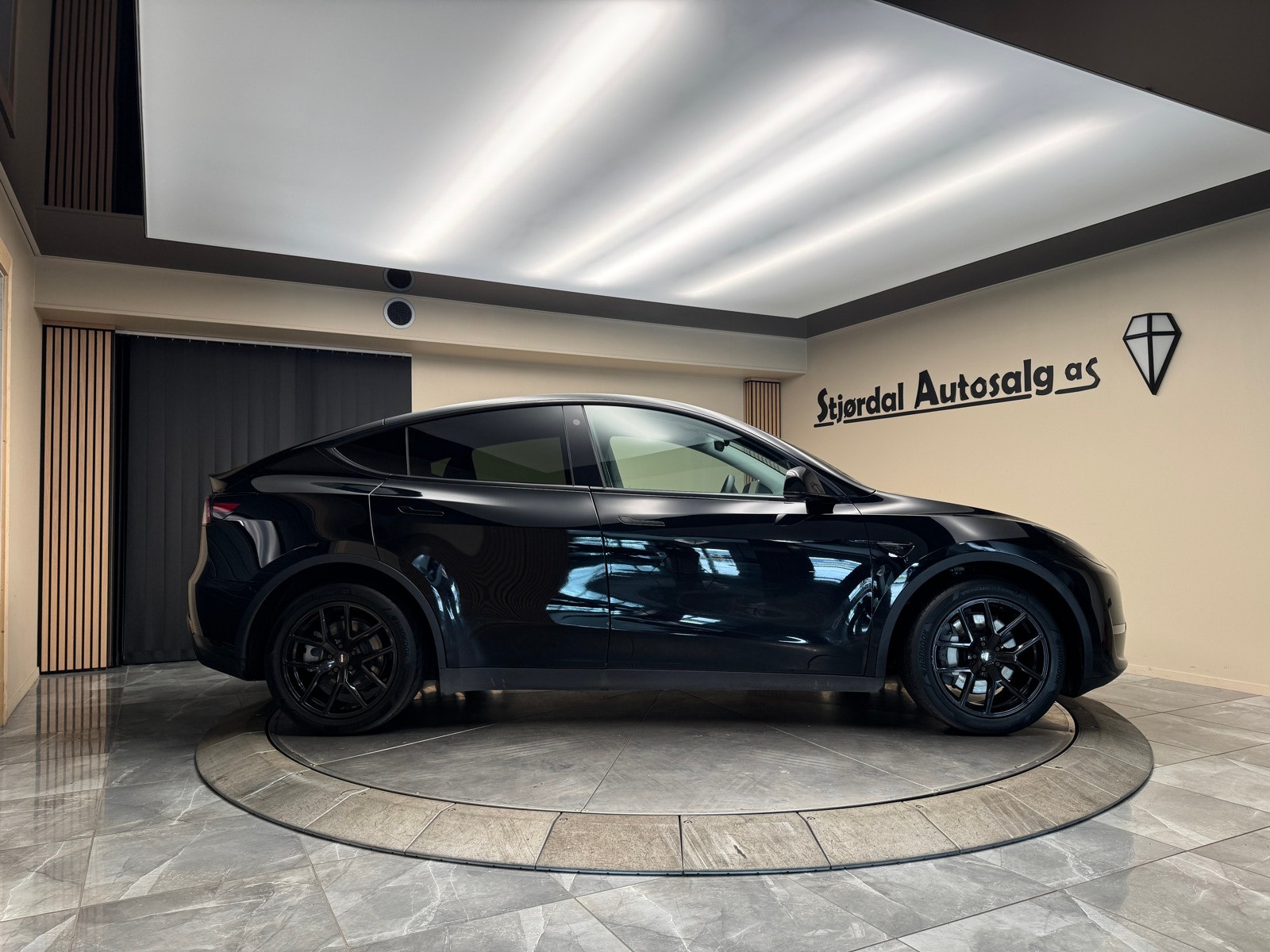 Tesla Model Y Long Range AWD, 514hp, 2023