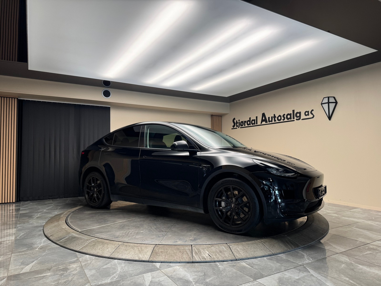 Tesla Model Y Long Range AWD, 514hp, 2023
