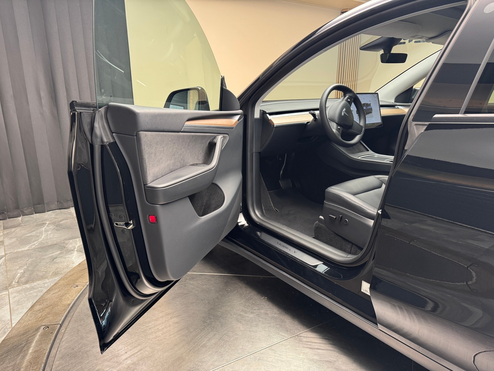 Tesla Model Y Long Range AWD, 514hp, 2023