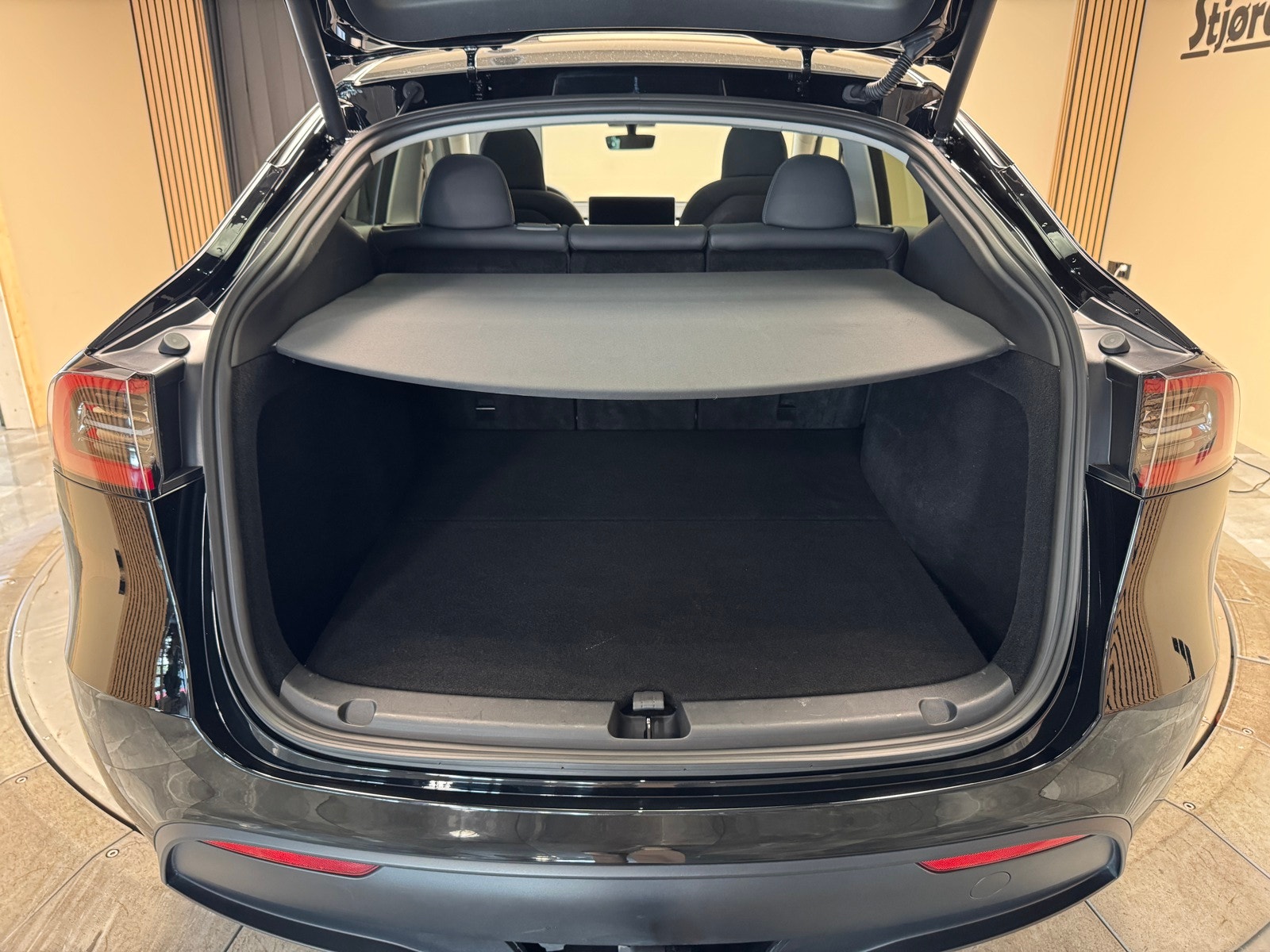 Tesla Model Y Long Range AWD, 514hp, 2023