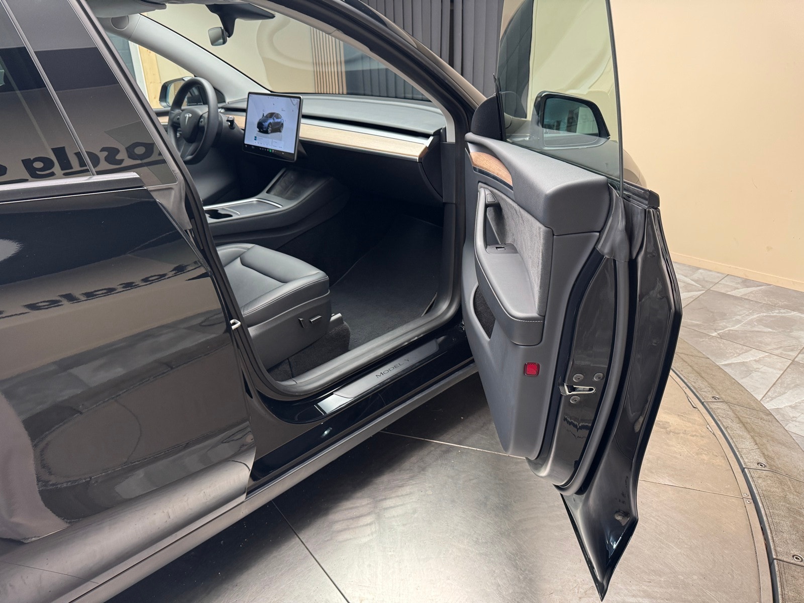 Tesla Model Y Long Range AWD, 514hp, 2023