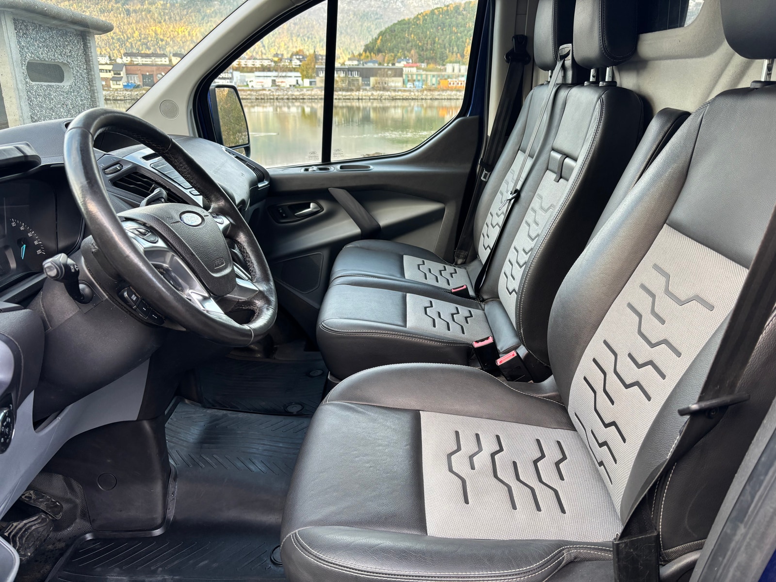 Ford Transit Custom 290 2.0 TDCi SelectShift, 6-trins, 170ps, 2017