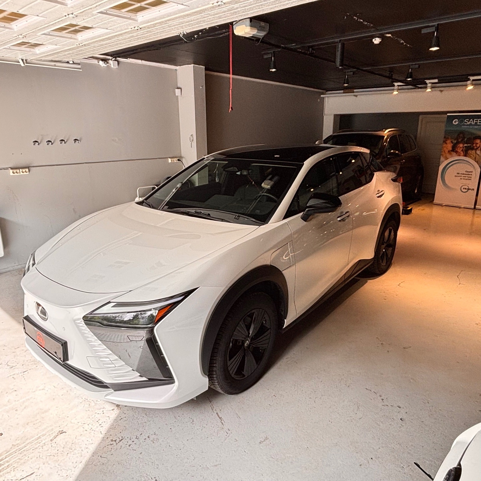 Lexus RZ 450e, 313hp, 2024
