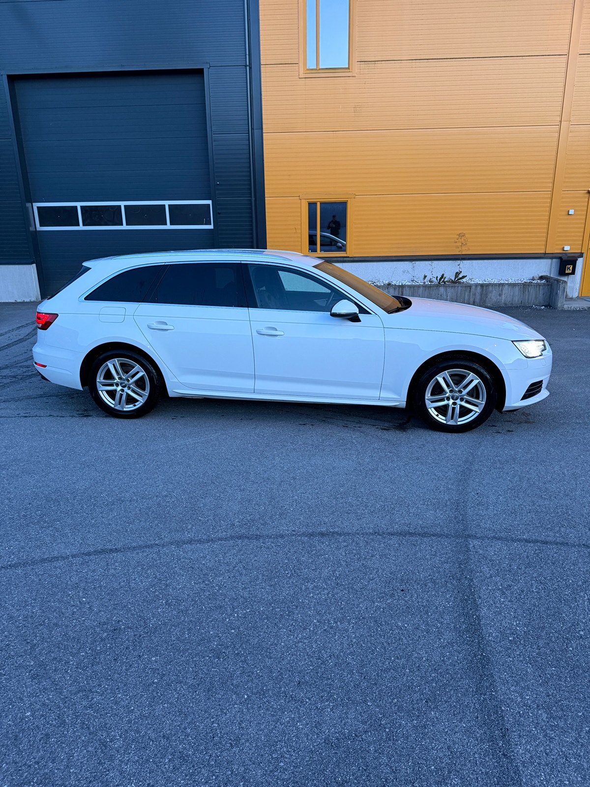 Audi A4 Avant 2.0 TDI S Tronic, 150hp, 2016