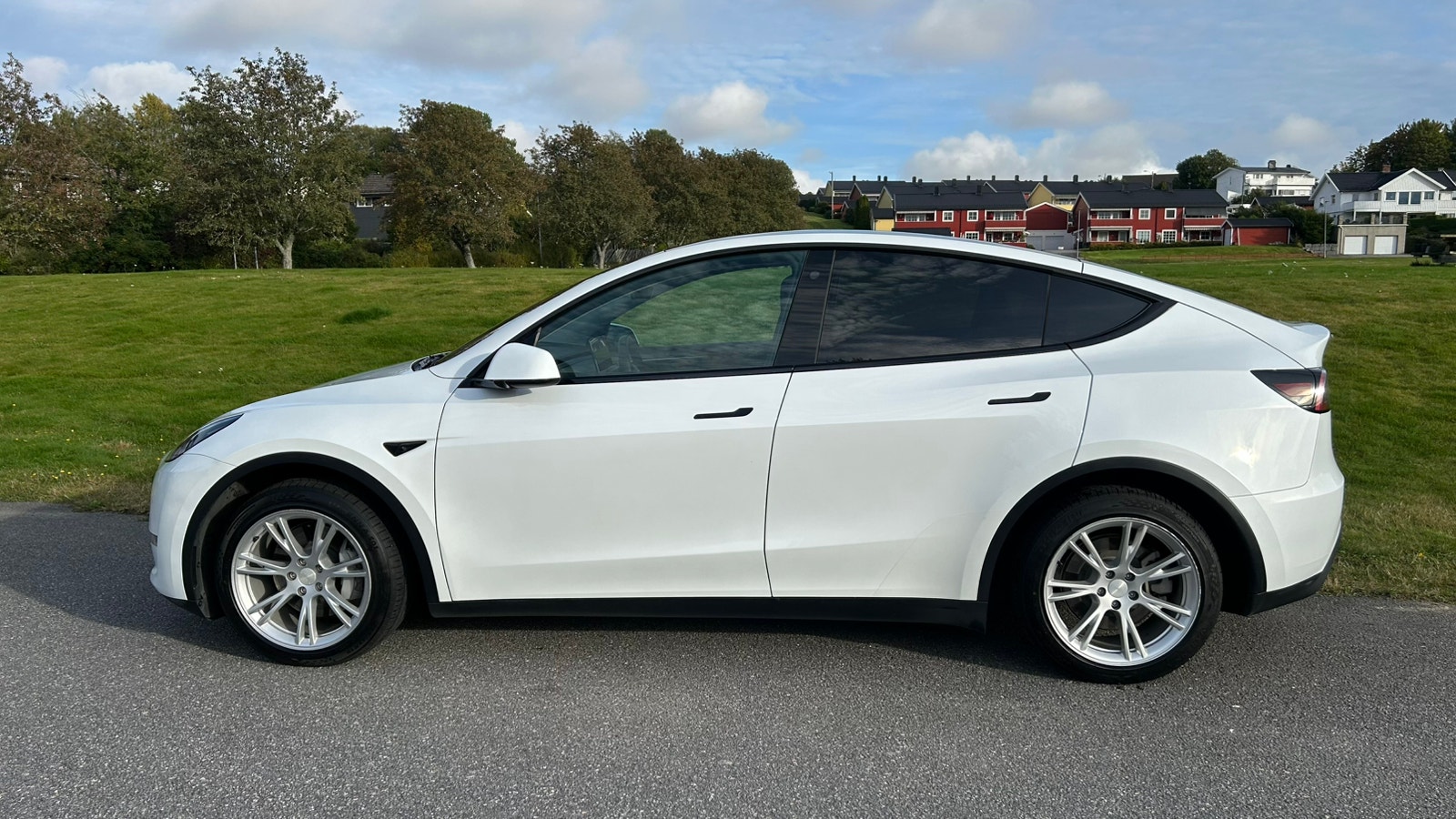 Tesla Model Y Long Range AWD, 514hp, 2023