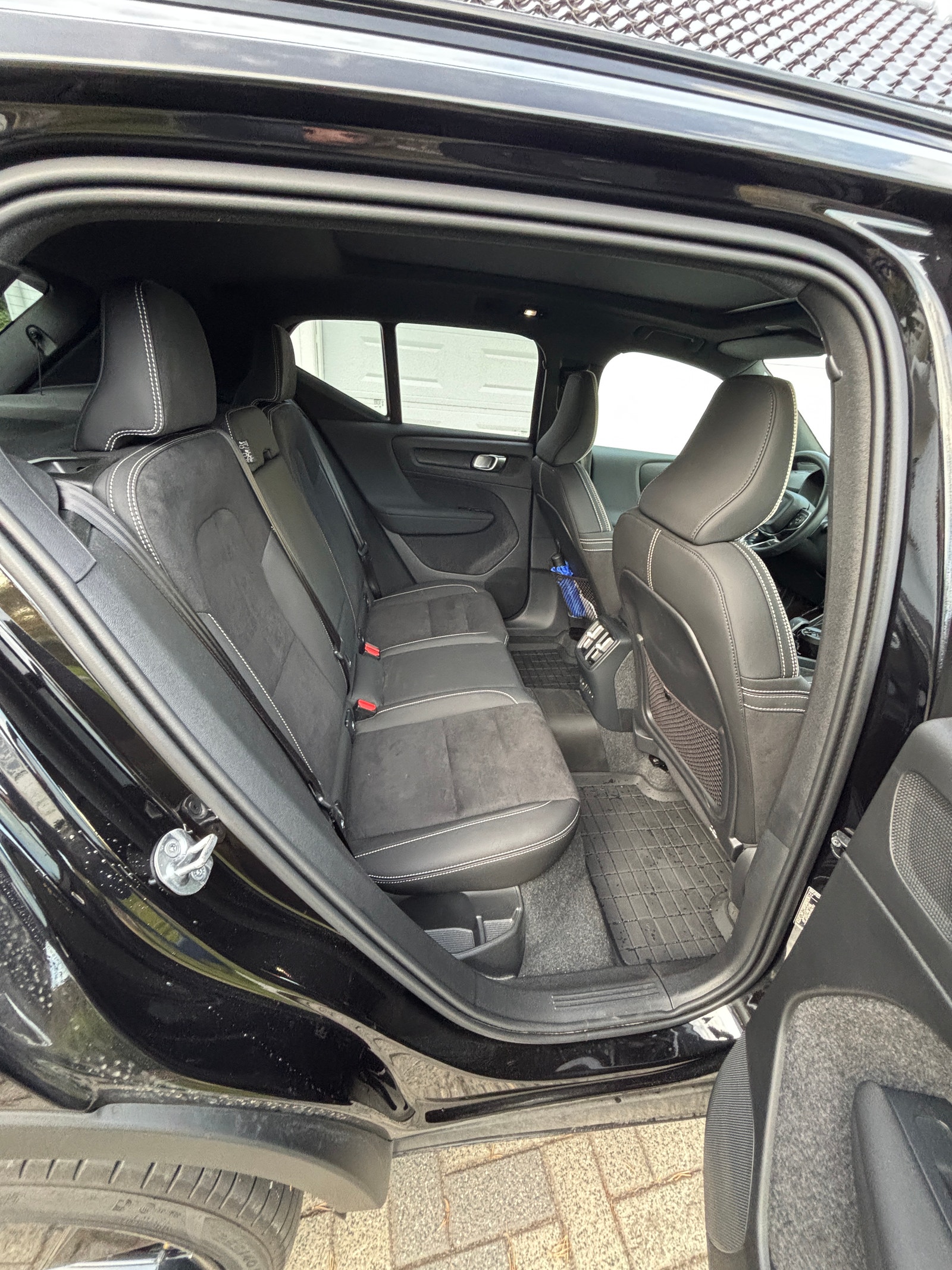 Volvo EX40 Twin Motor Performance, 442ps, 2026