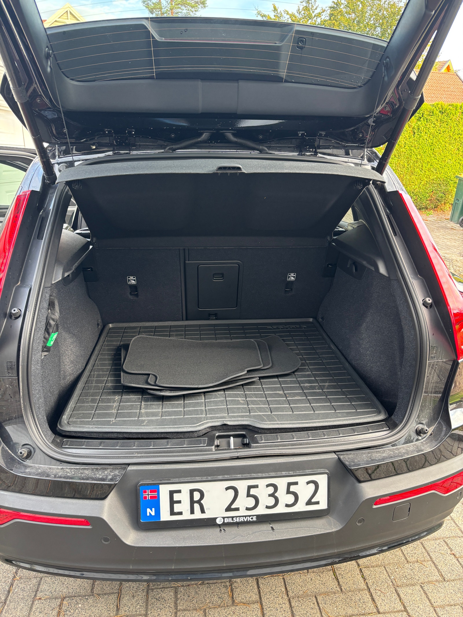 Volvo EX40 Twin Motor Performance, 442ps, 2026