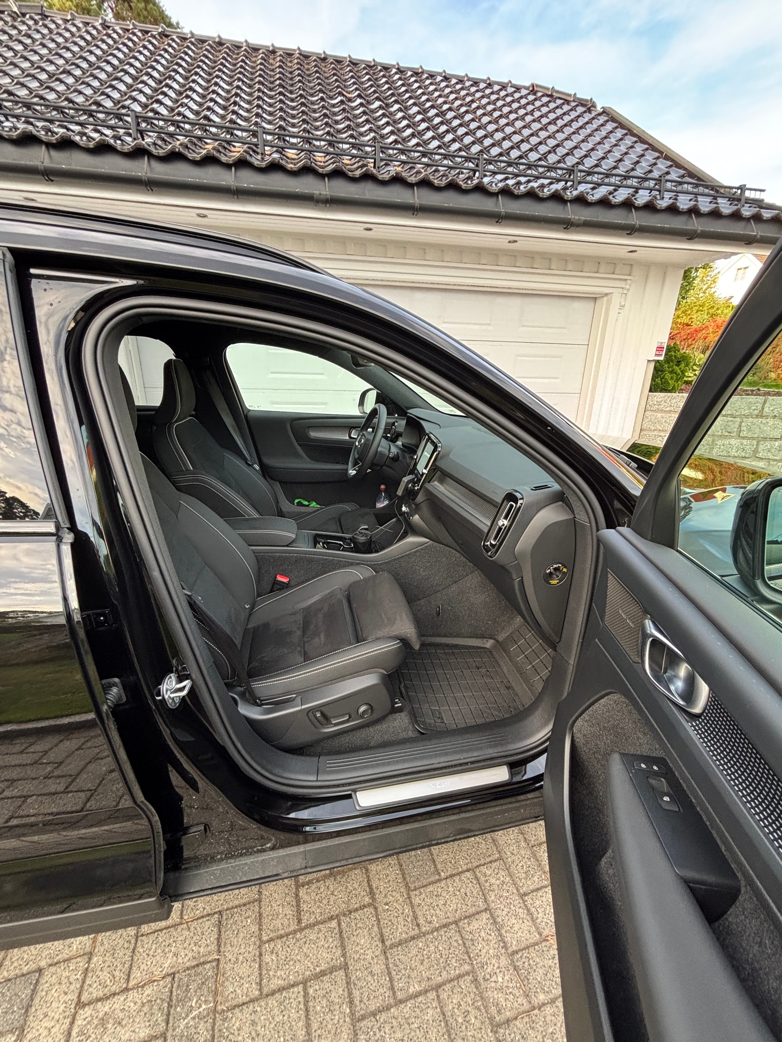Volvo EX40 Twin Motor Performance, 442ps, 2026