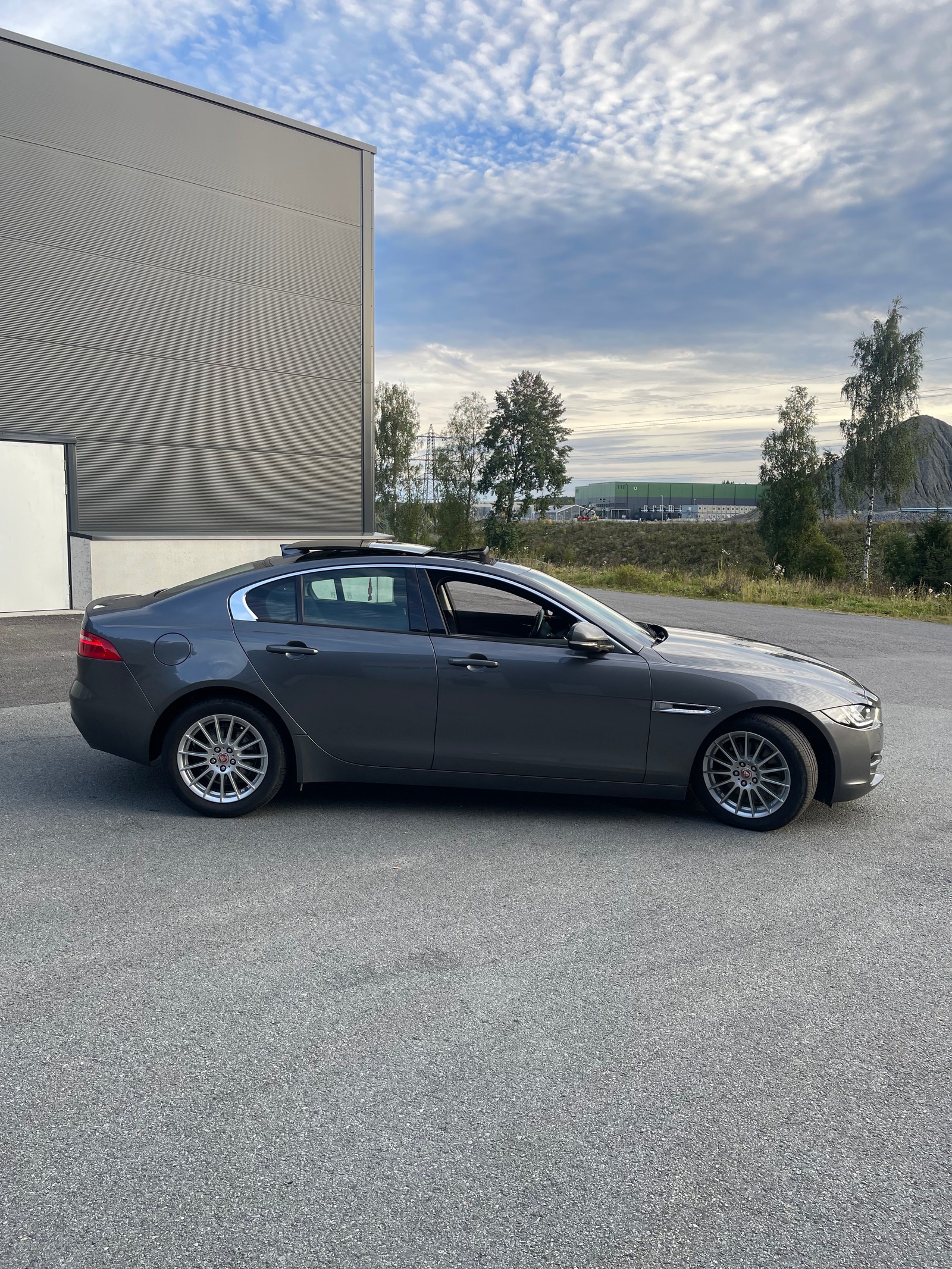 Jaguar XE E-Performance Automatic, 8-trins, 163ps, 2017