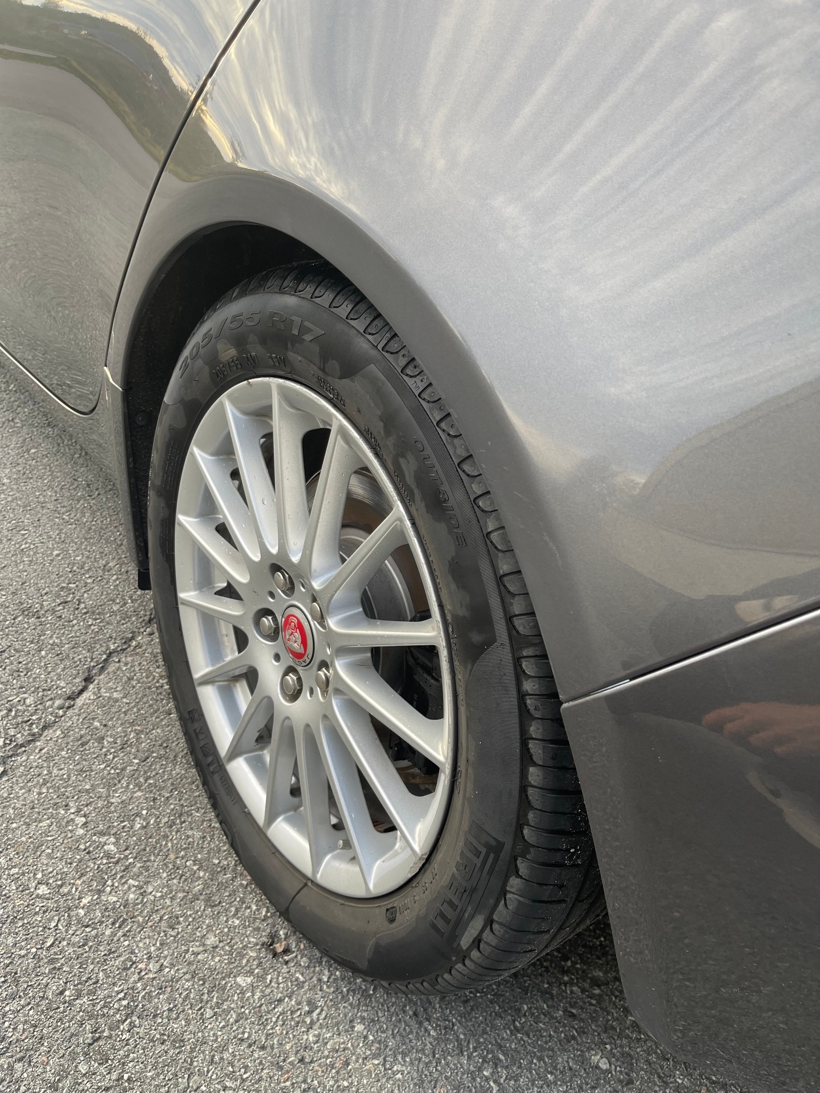 Jaguar XE E-Performance Automatic, 8-trins, 163ps, 2017