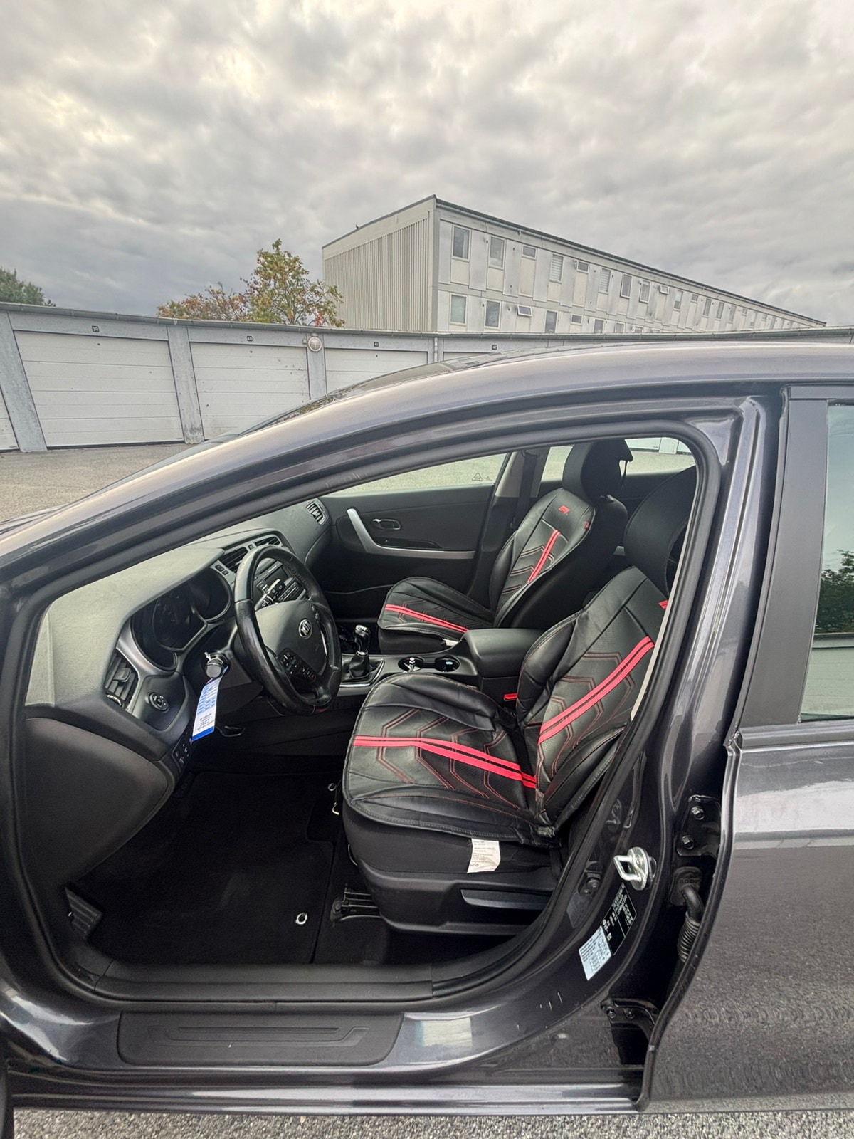 Kia cee'd 1.6 CRDi Manual, 6-trins, 128ps, 2014