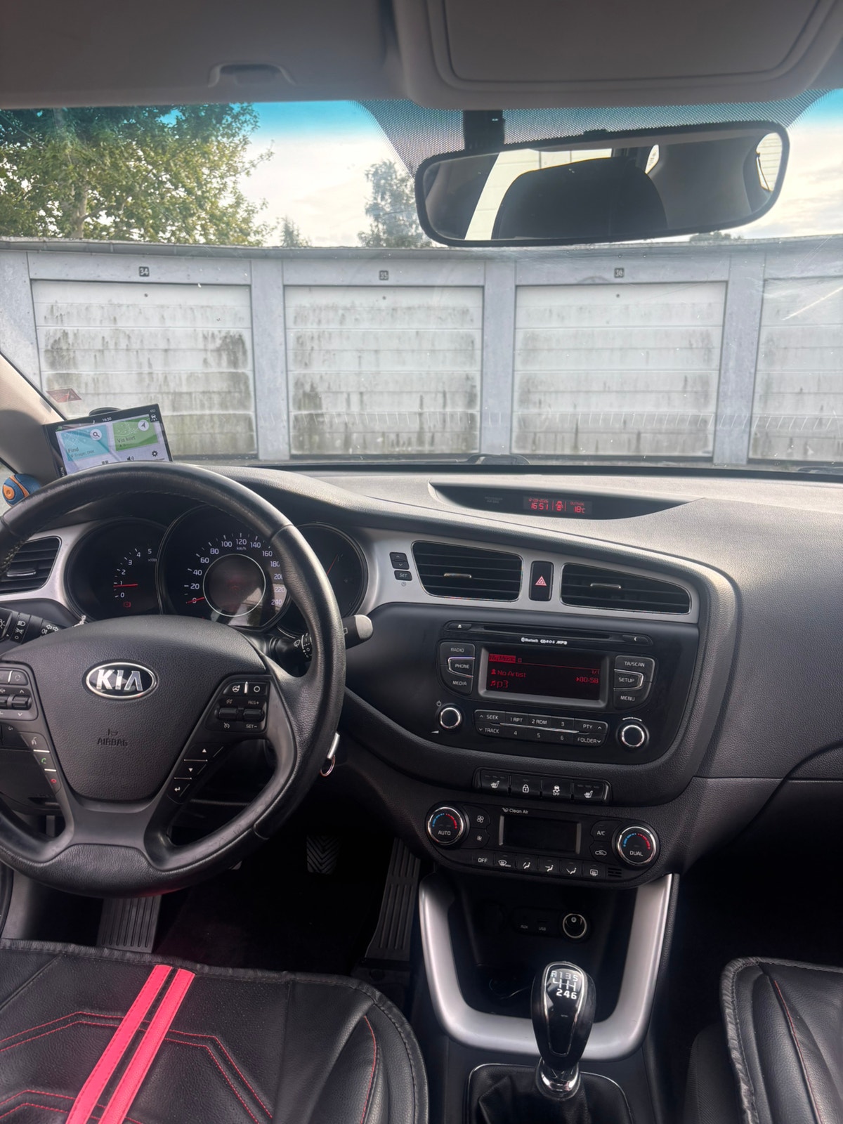 Kia cee'd 1.6 CRDi Manual, 6-trins, 128ps, 2014