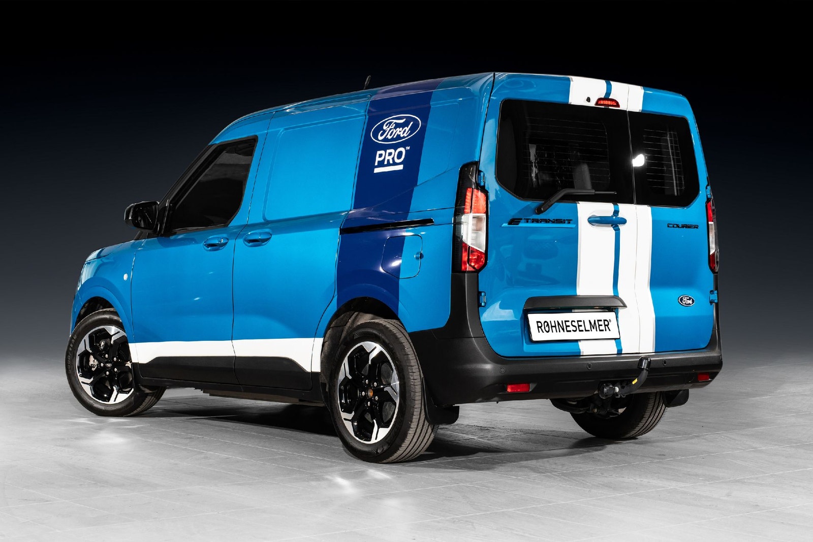 Ford E-Transit Courier, 136hp, 2025
