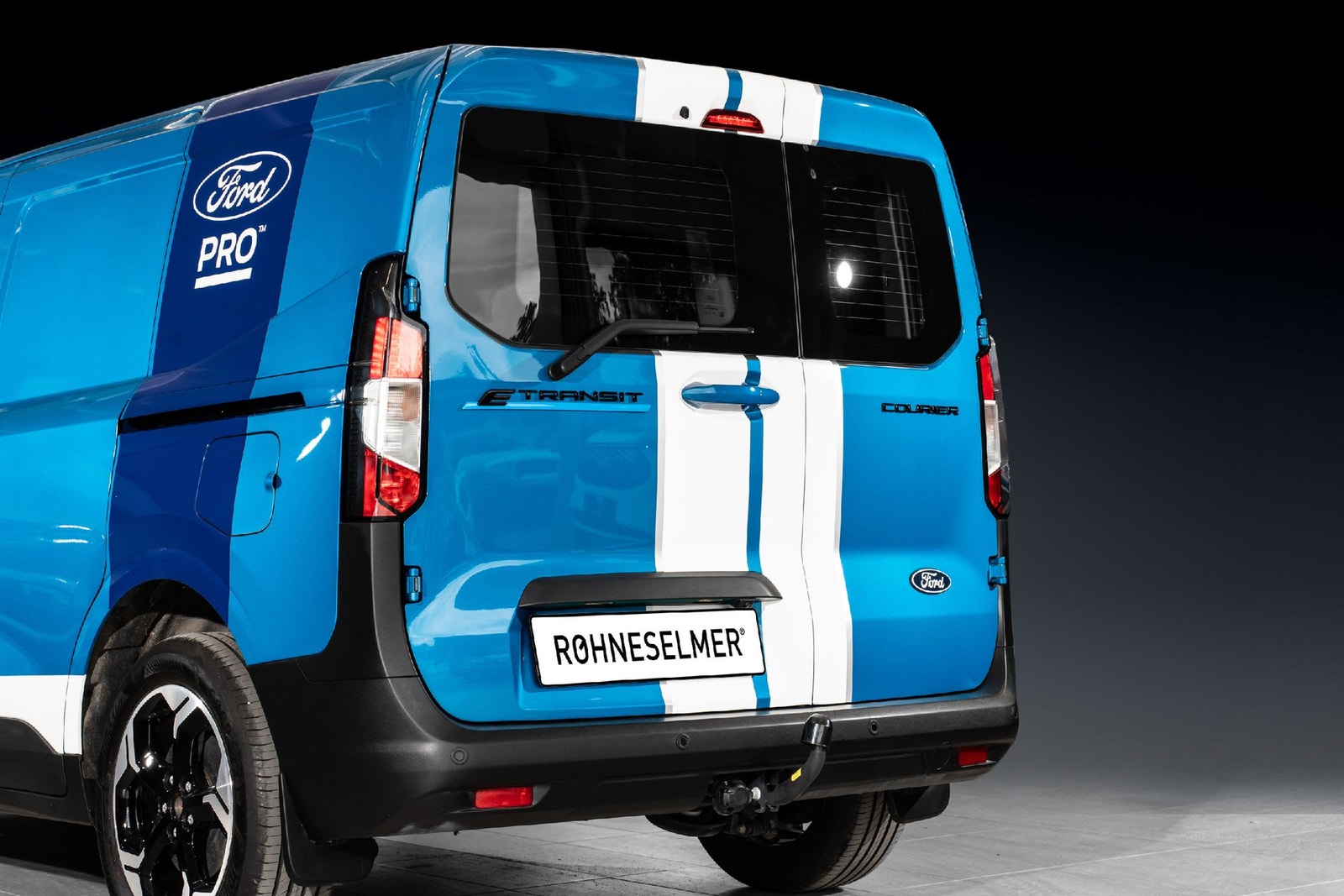 Ford E-Transit Courier, 136hp, 2025