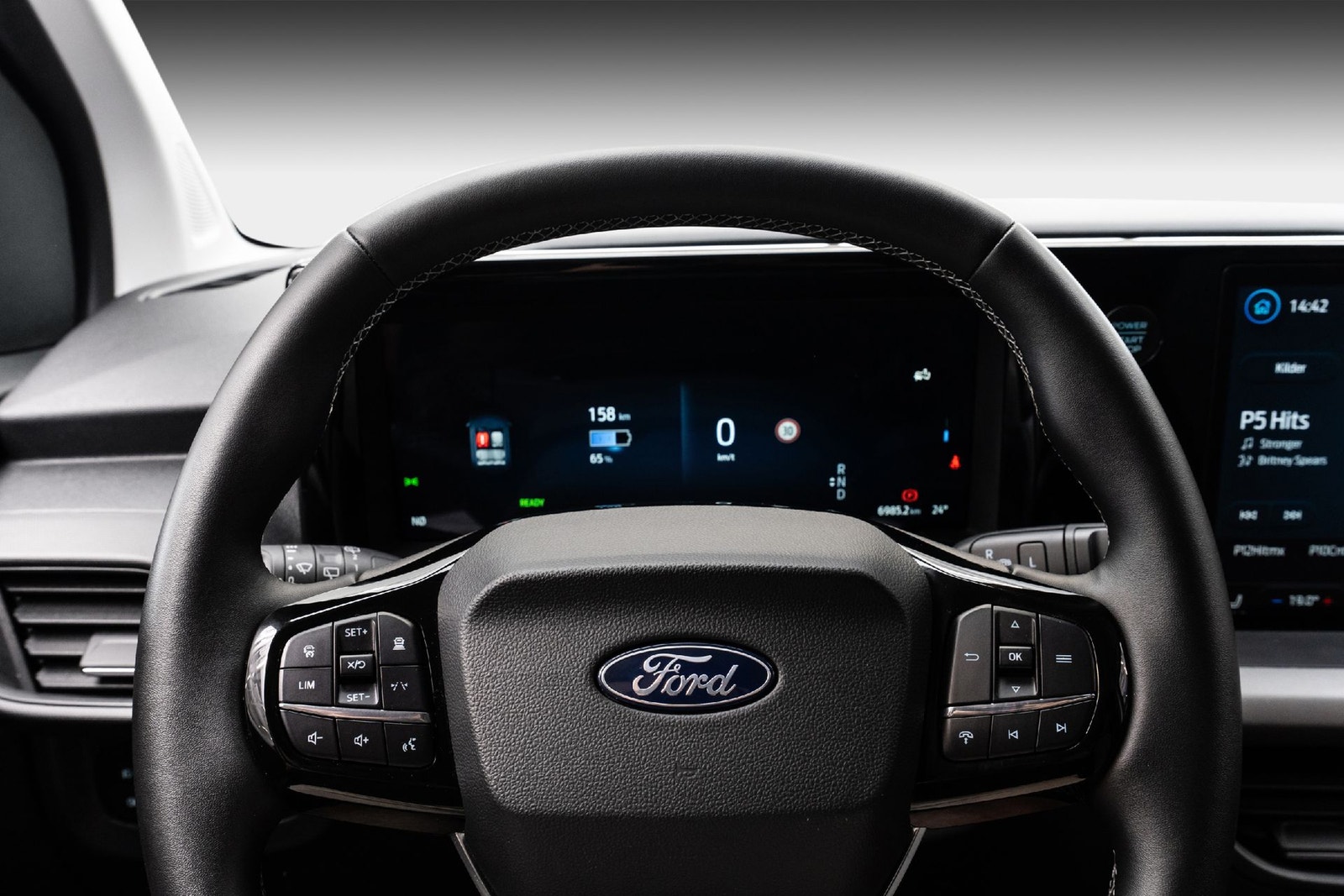 Ford E-Transit Courier, 136hp, 2025