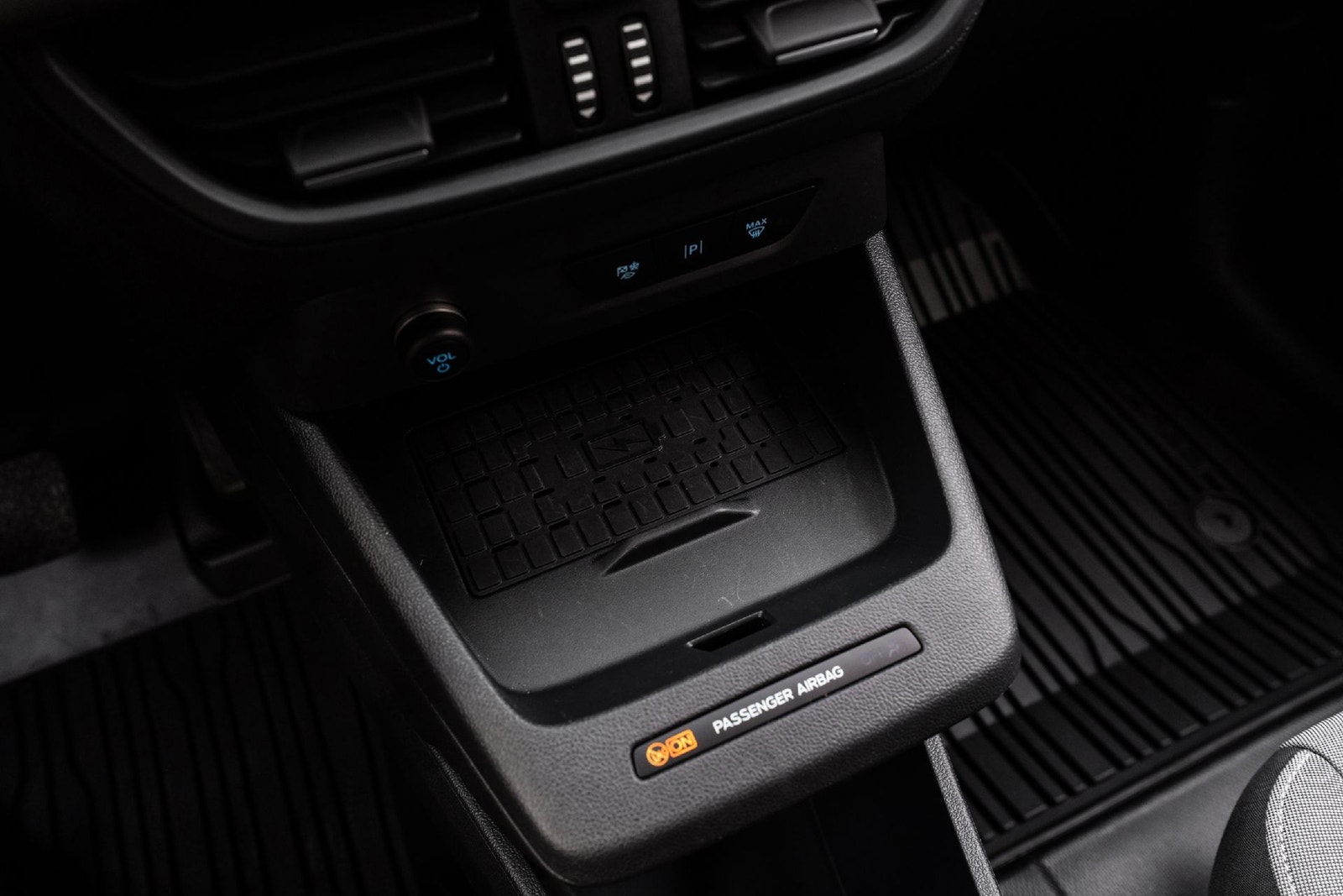 Ford E-Transit Courier, 136hp, 2025