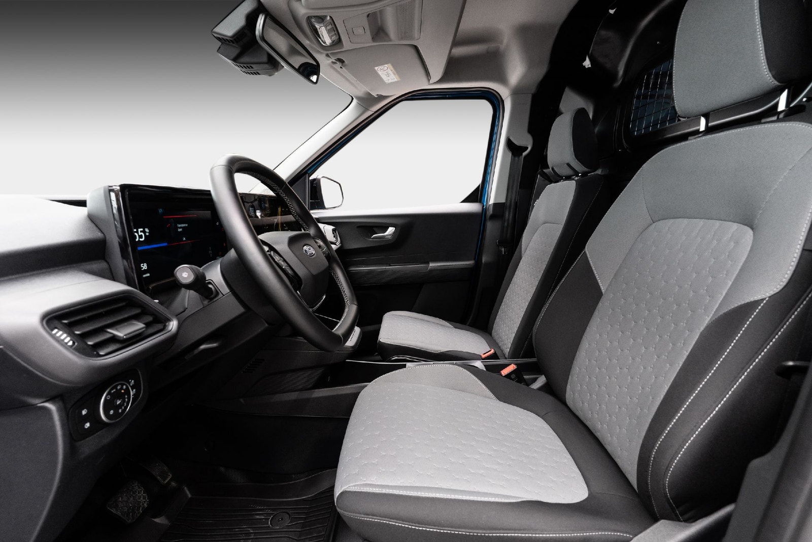 Ford E-Transit Courier, 136hp, 2025