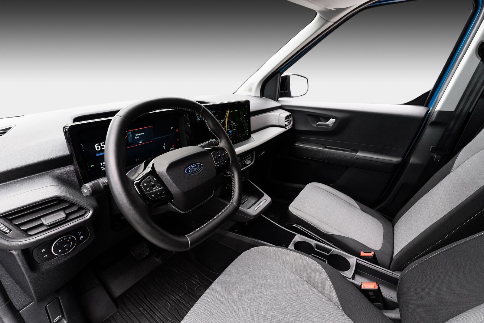 Ford E-Transit Courier, 136hp, 2025
