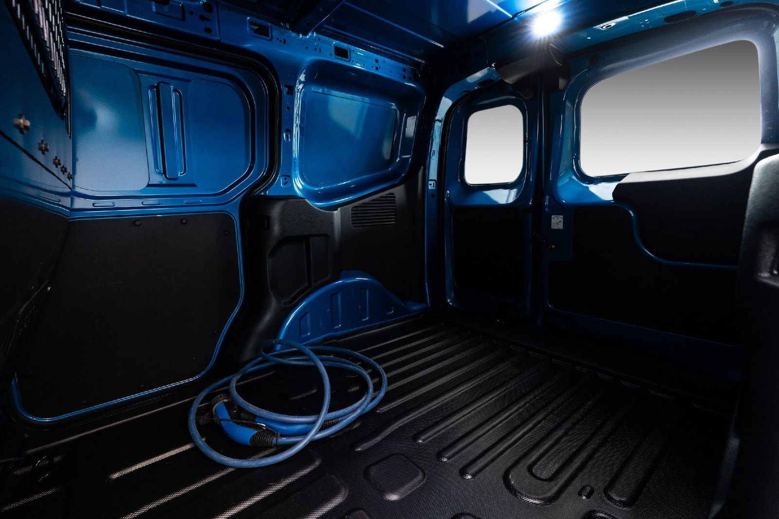 Ford E-Transit Courier, 136hp, 2025