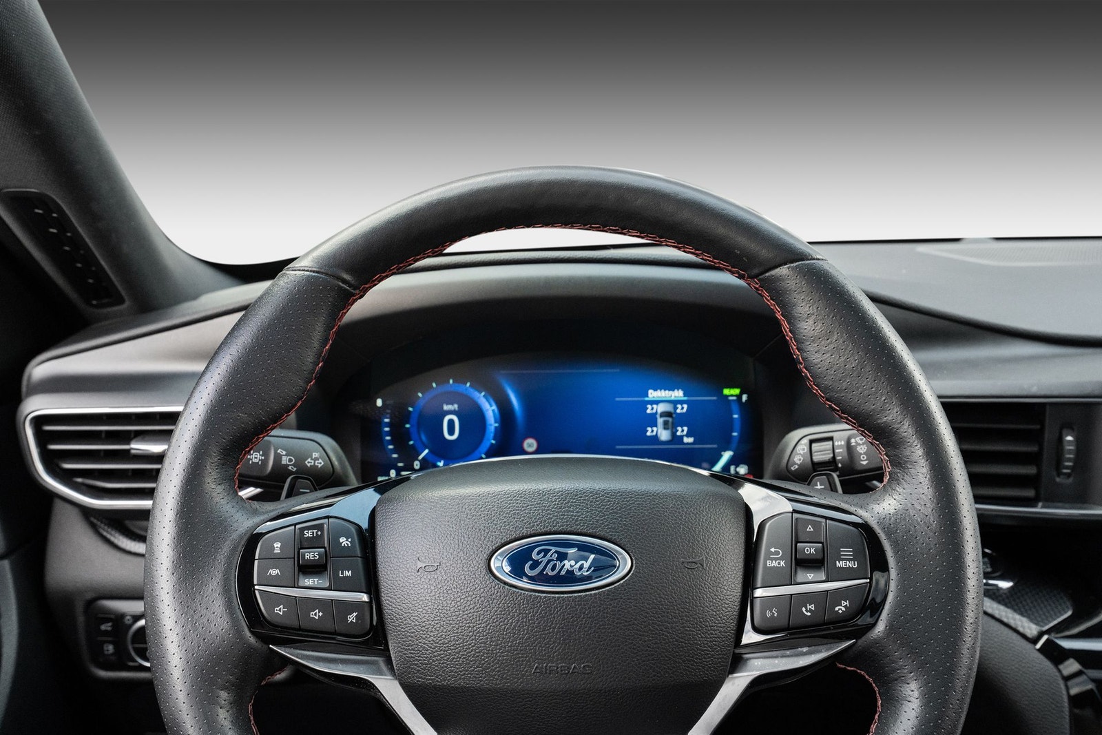 Ford Explorer Plug-In Hybrid SelectShift, 10-trins, 457ps, 2023
