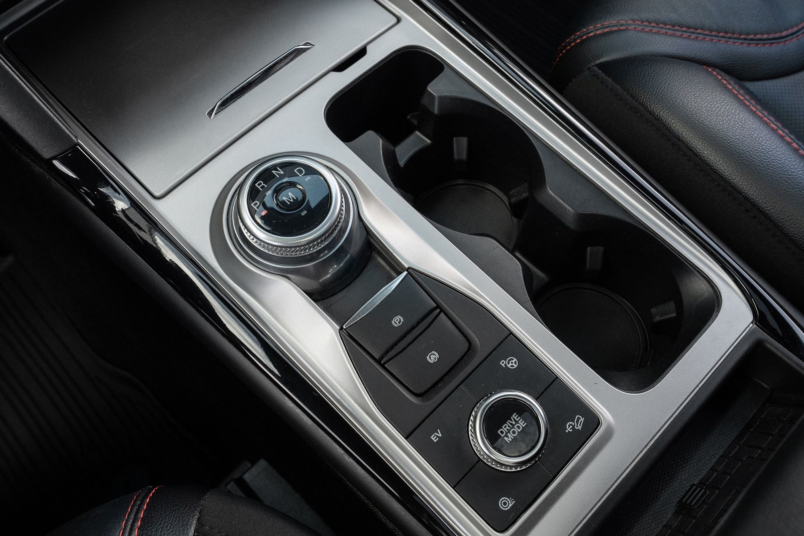 Ford Explorer Plug-In Hybrid SelectShift, 10-trins, 457ps, 2023