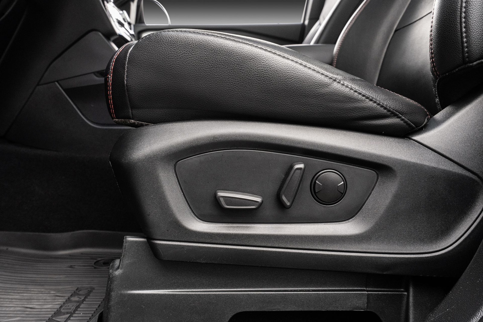 Ford Explorer Plug-In Hybrid SelectShift, 10-trins, 457ps, 2023
