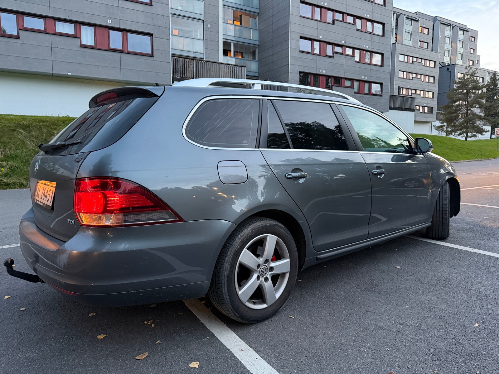 Volkswagen Golf Variant 1.6 TDI DPF DSG Sequential, 7-trins, 105ps, 2010