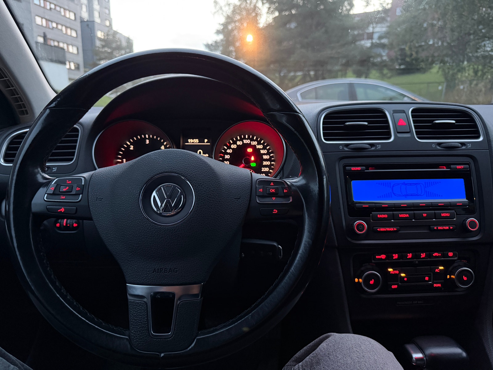 Volkswagen Golf Variant 1.6 TDI DPF DSG Sequential, 7-trins, 105ps, 2010