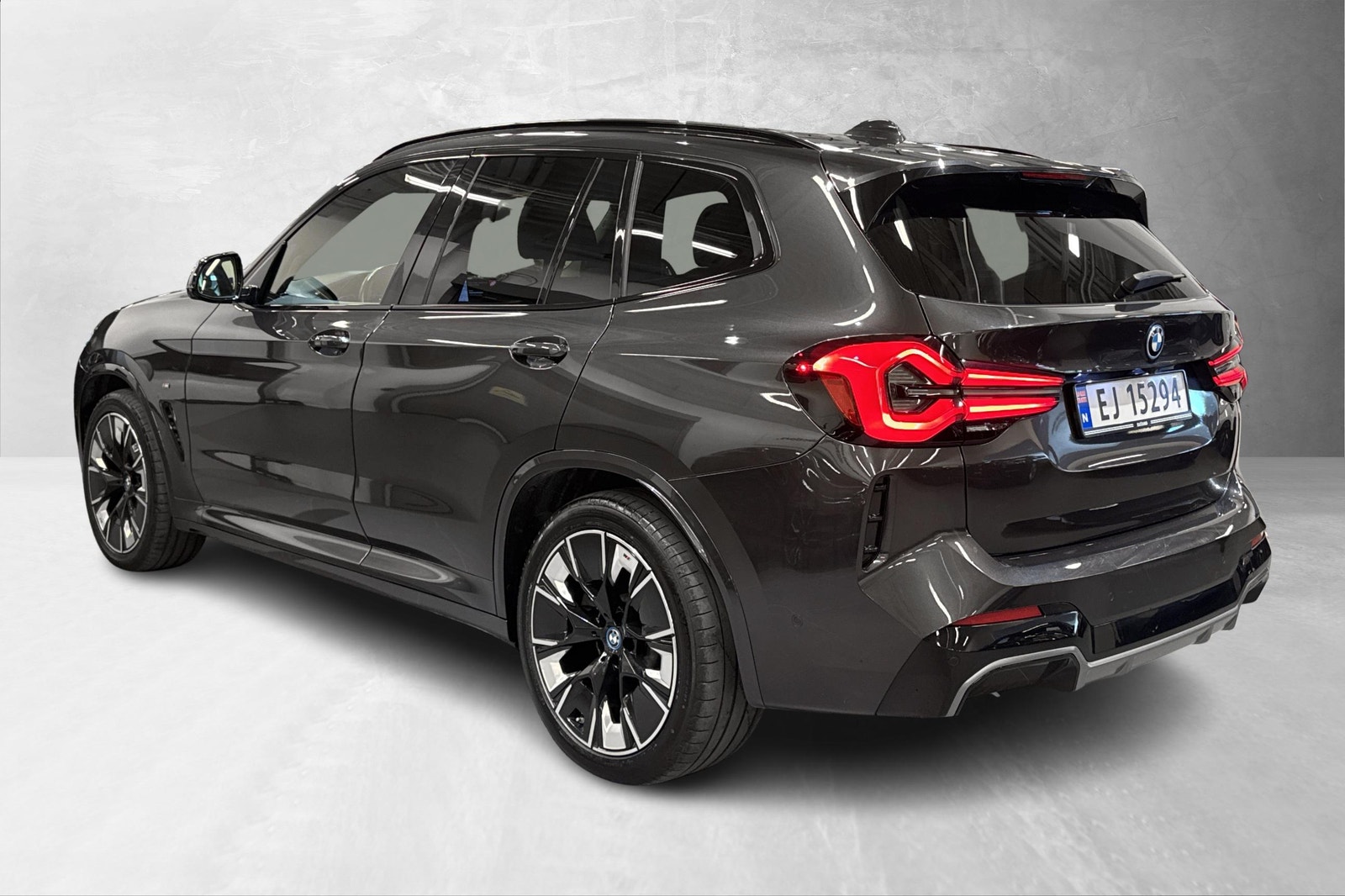 BMW iX3, 286ps, 2024