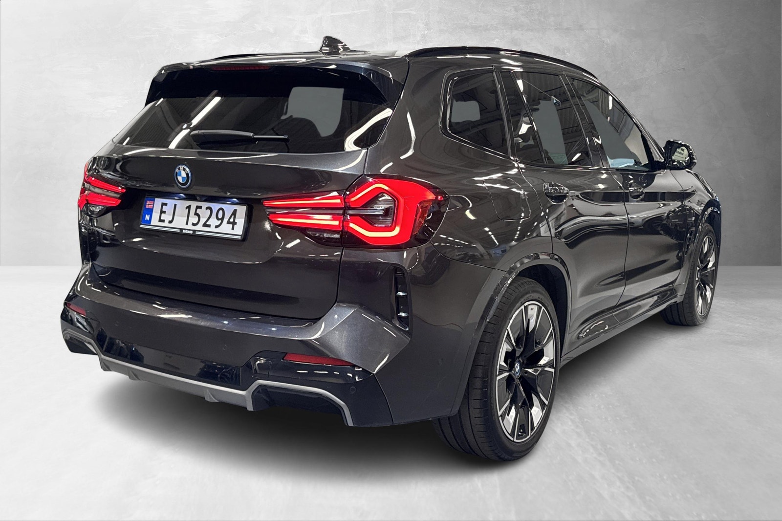 BMW iX3, 286ps, 2024