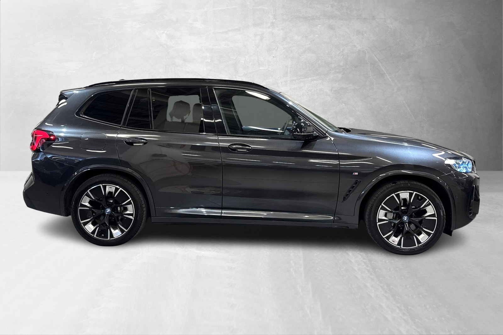 BMW iX3, 286ps, 2024