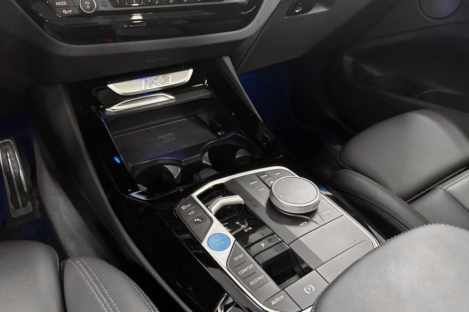 BMW iX3, 286ps, 2024
