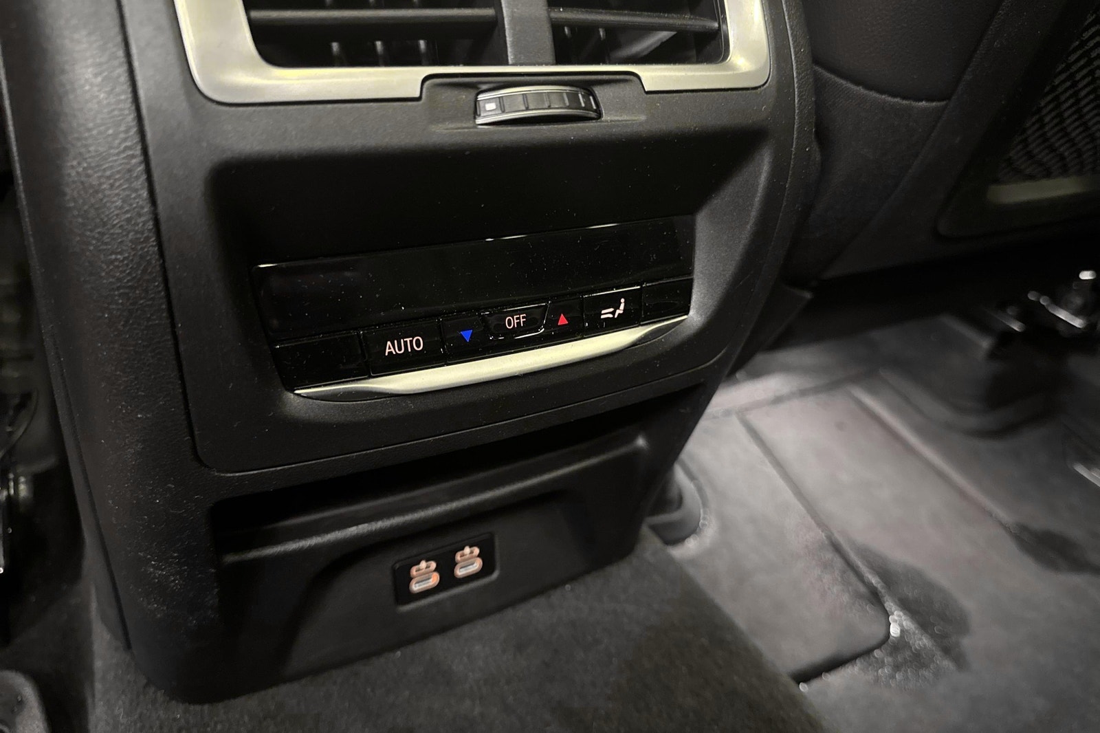 BMW iX3, 286ps, 2024