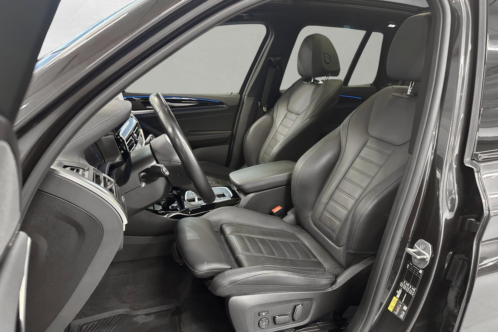 BMW iX3, 286ps, 2024