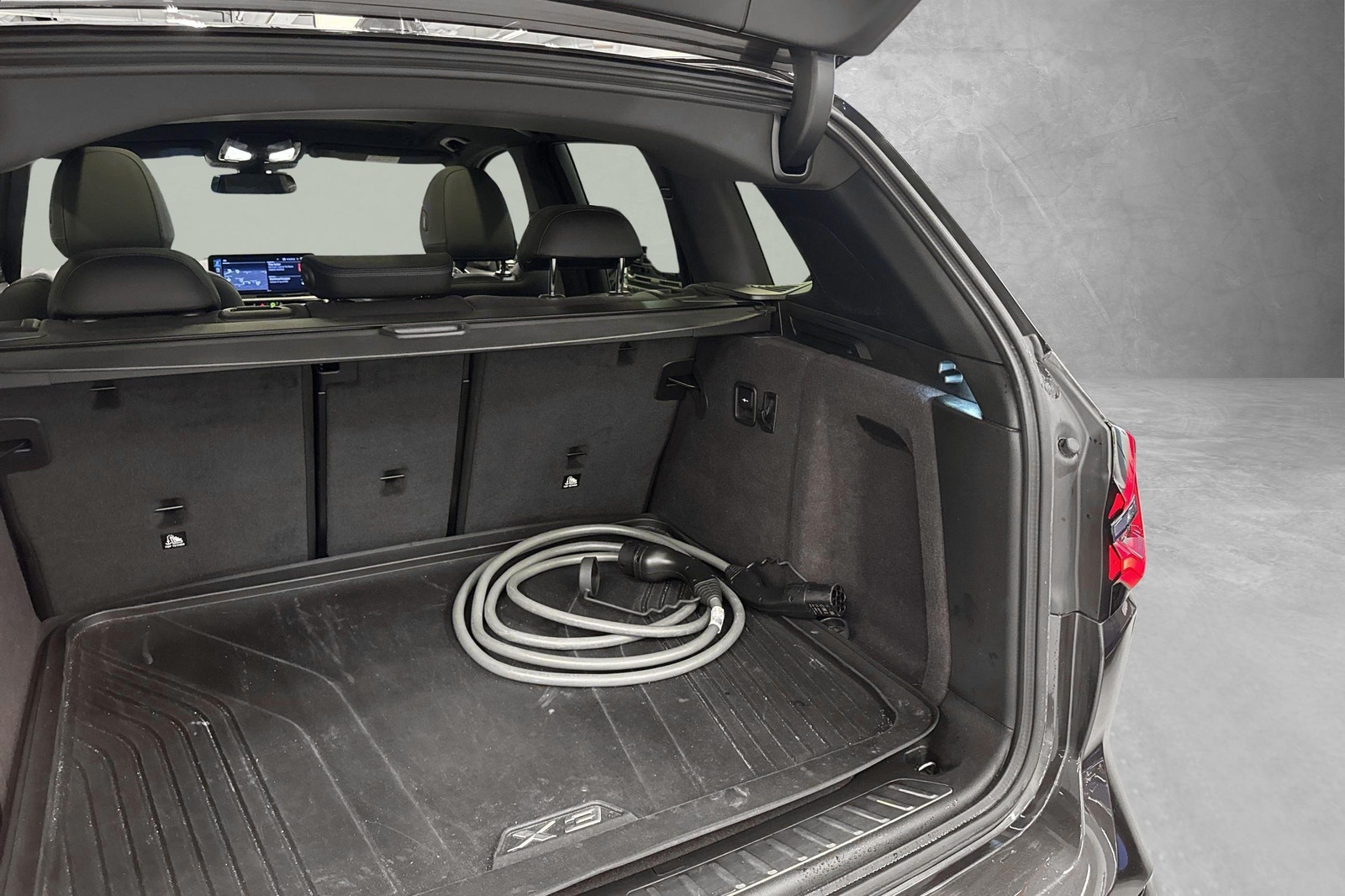 BMW iX3, 286ps, 2024